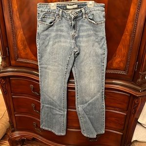 Levi’s size 8 low bootcut jean
